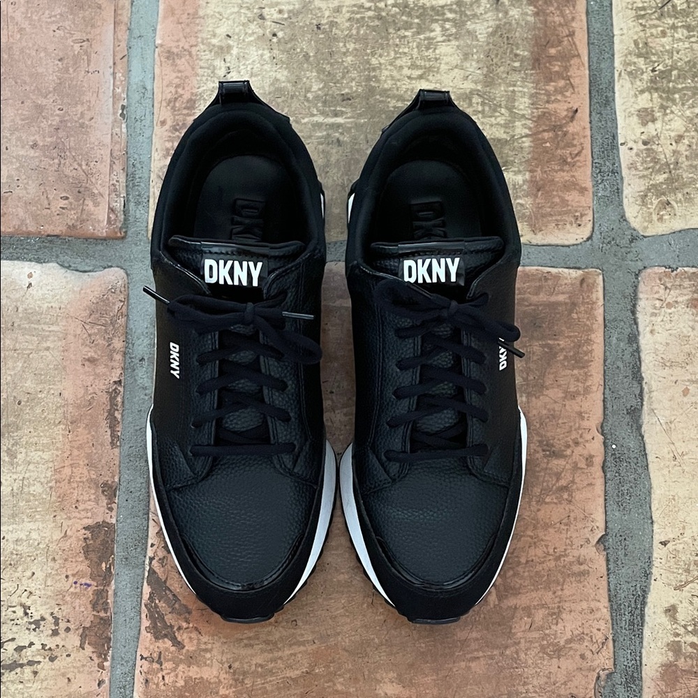 DKNY Nala Women's Black and White Sneakers Size 11